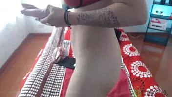 play Amateur sexy dame begint met poesje en eindigt in kont
