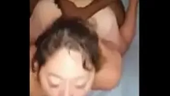 Oynat Minik beyaz karısı büyük siyah boğasından hoşlanıyor