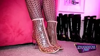 Abspielen Auspacken meiner superglänzenden Fick-mich-Stiefel (sfw) - Shannon Heels