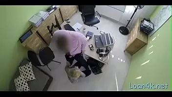 Odtwórz Dinky chce być w miłosnym tunelu tandetnej nastoletniej dziewczyny