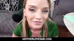 播放 巨乳摩洛伊斯兰解放阵线原始边缘在约会前给继子口交