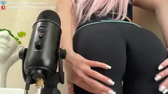 play Real Teen Webcam ASMR con graffi di culo intenso