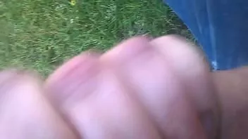 Jouer Je me masturbe pour liquider mon stress. me commander de me rendre plus chaud. l'orgasme de l'homme très profond.