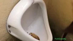 Reproducir Ver a esta negra exóticaFuckqueen 9ja mear me puso tan cachondo que no pude resistirme a correrme sobre su caliente coño rubio.