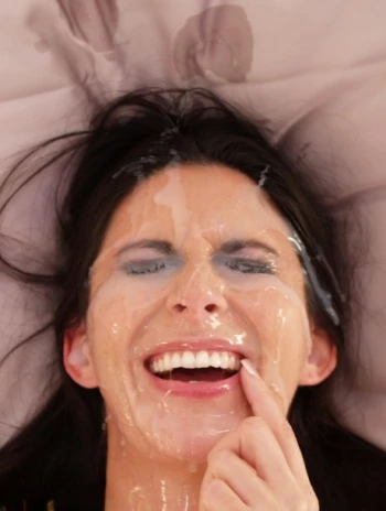 色情明星 Nikki Daniels