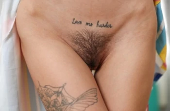 Pornostar Adele Unicorn