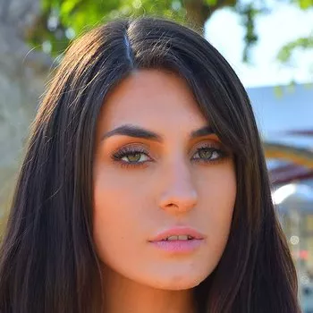 Pornostar Dana Wolf